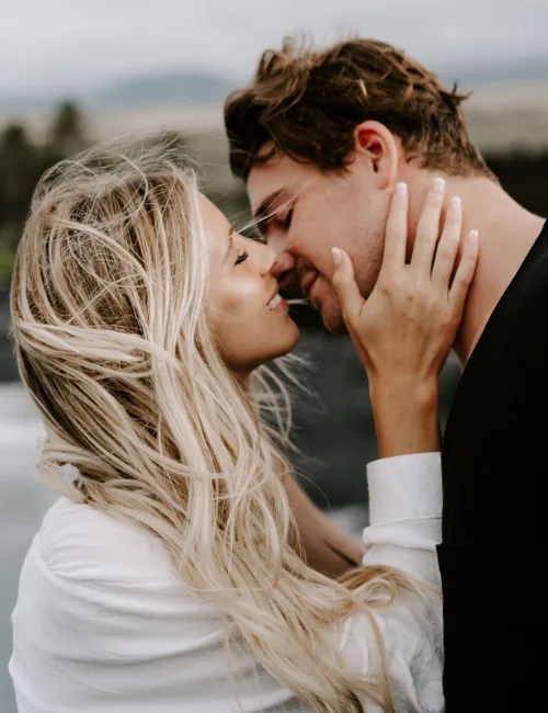 Beautiful Hindi Love Shayari Image for Couples